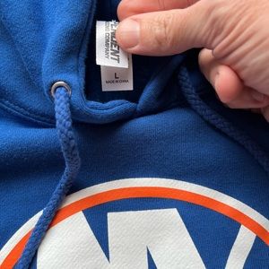 New York Islanders unique fishbone hooded sweatshirt. Size L, Royal Blue, NBW.